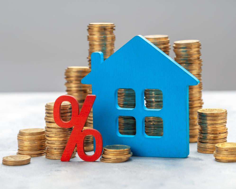 Úroky klesajú a hypotéky sú výhodnejšie. Čo sa zmení na realitnom trhu?